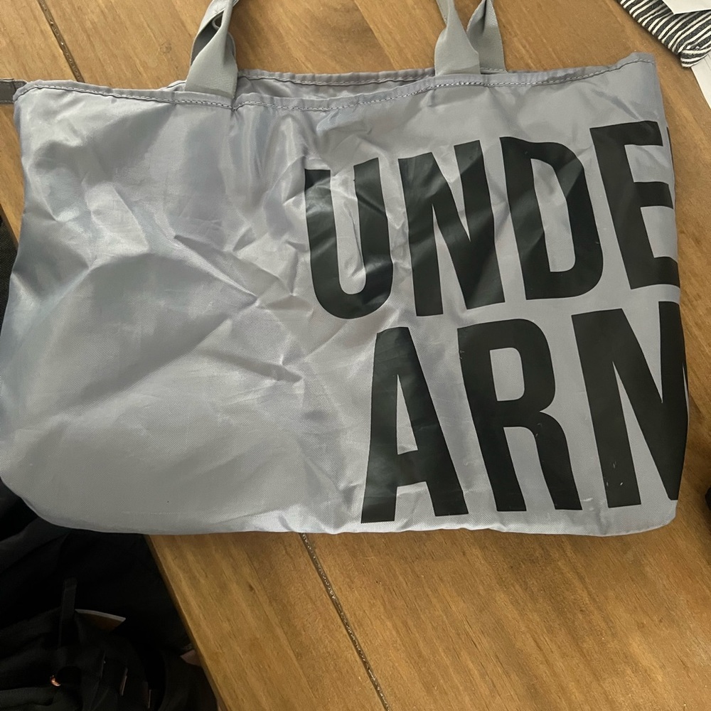 Large gray under armor tote.